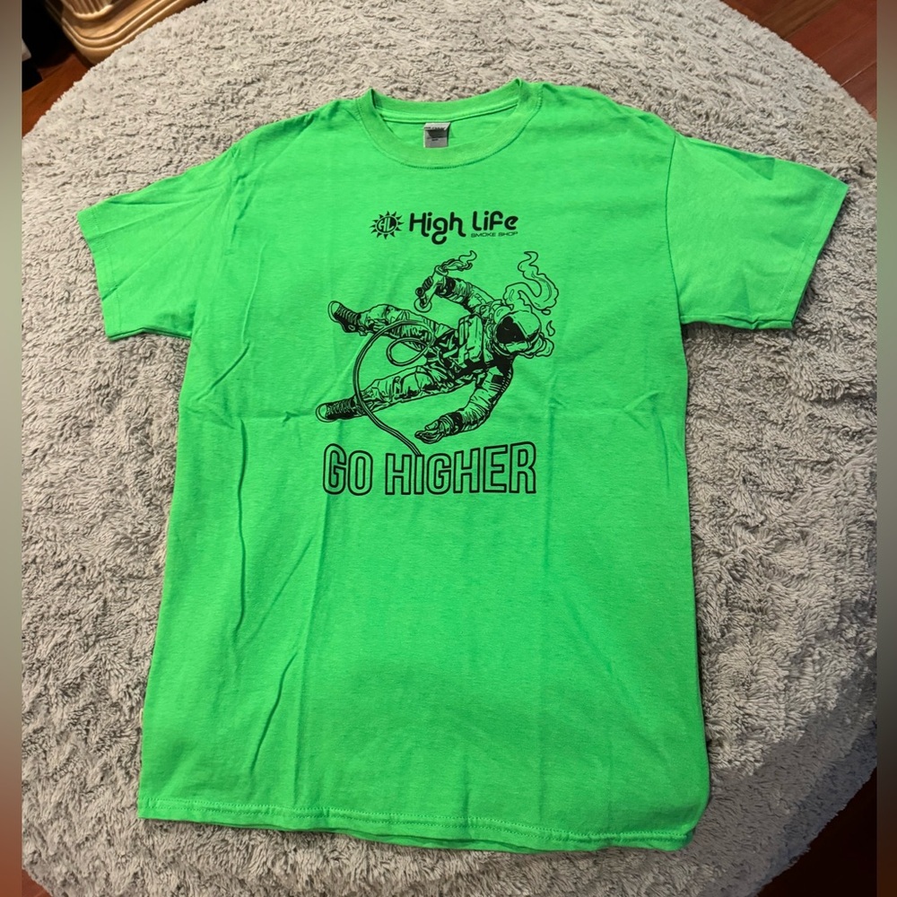 Green Graphic Tshirt Medium